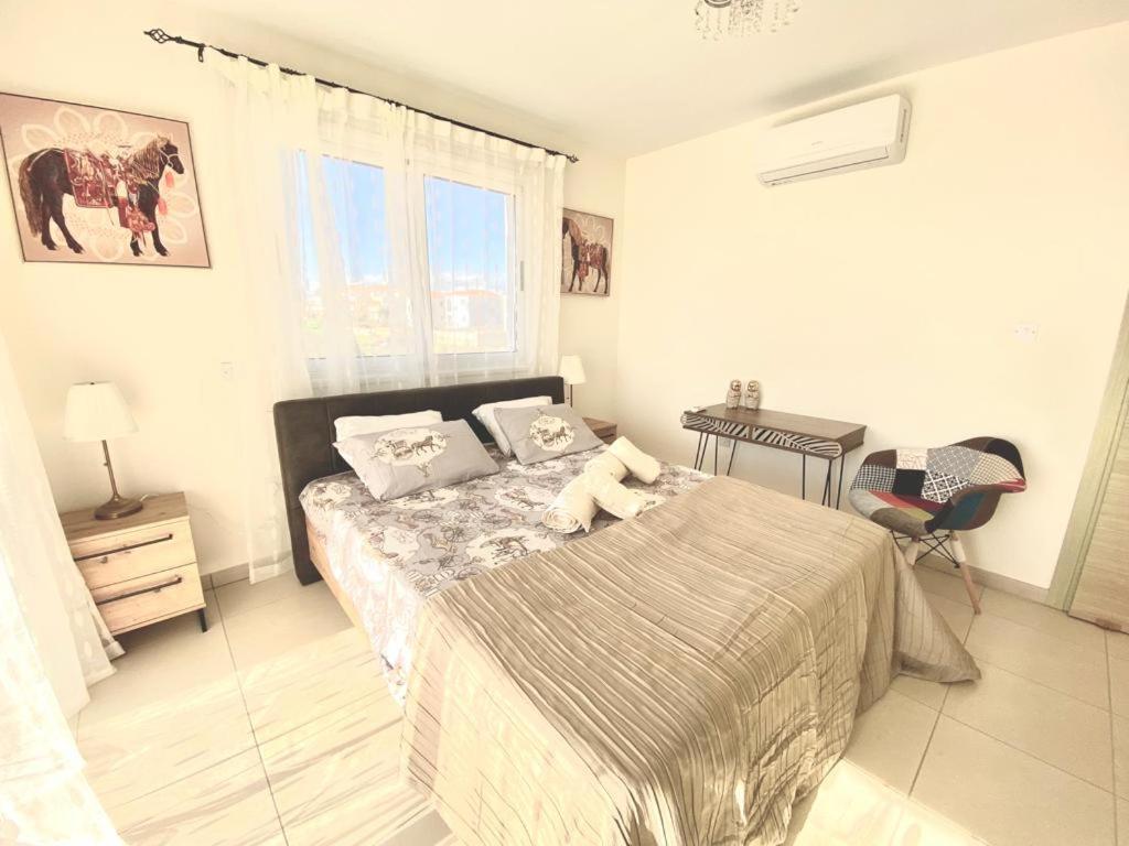 Nissi 3 View Holiday 2 Bedroom Apartment Айя Напа Екстериор снимка