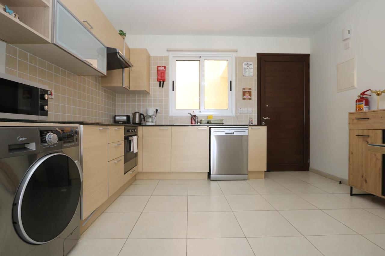 Nissi 3 View Holiday 2 Bedroom Apartment Айя Напа Екстериор снимка